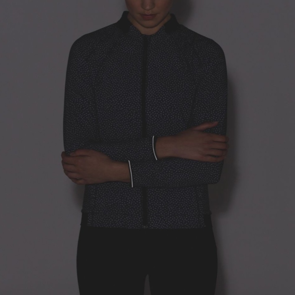 LULULEMON Hit It Jacket Frozen Fizz Black White EUC - Picture 4 of 14